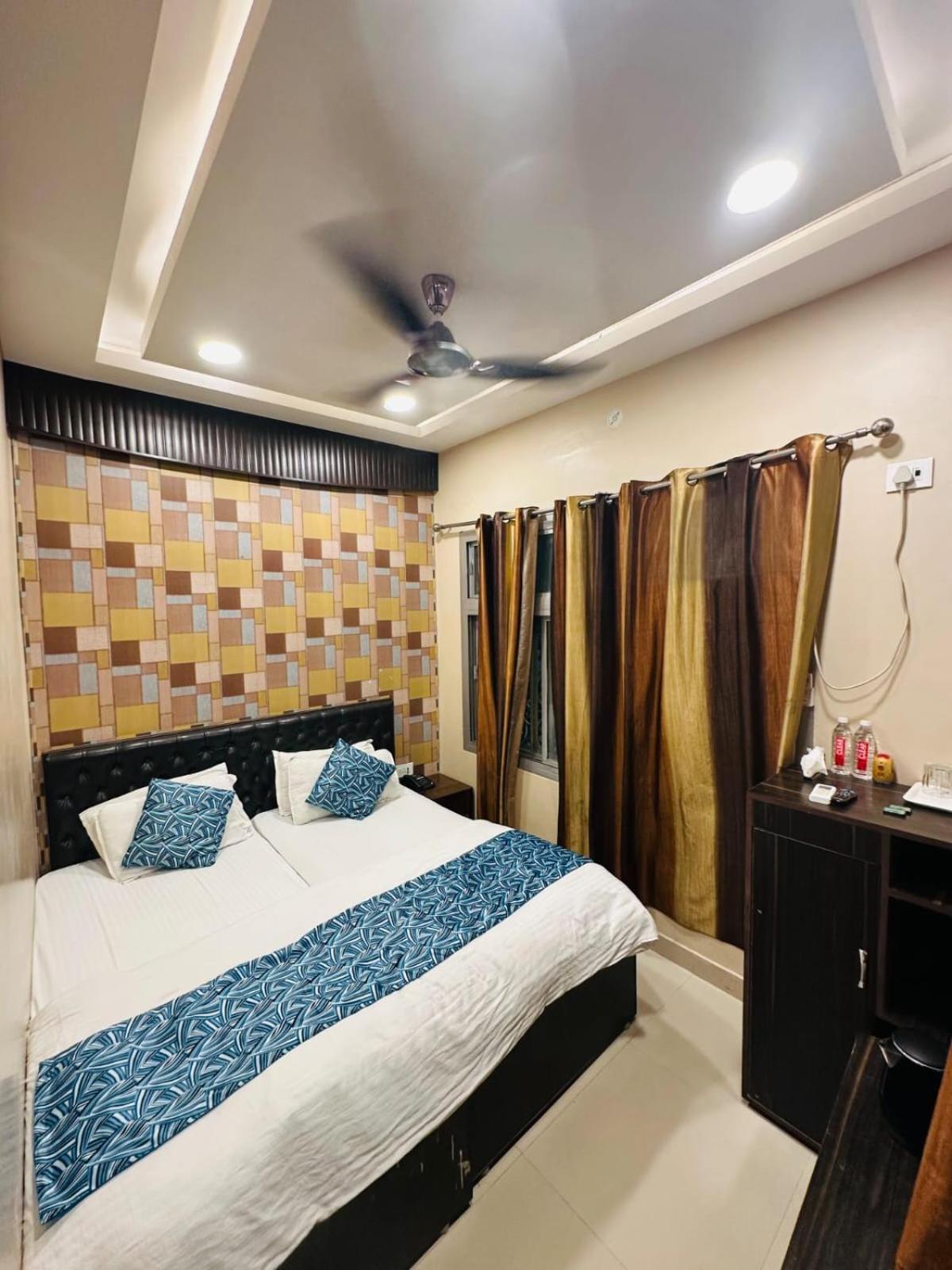 Hotel Deva Inn Varanasi Exterior foto